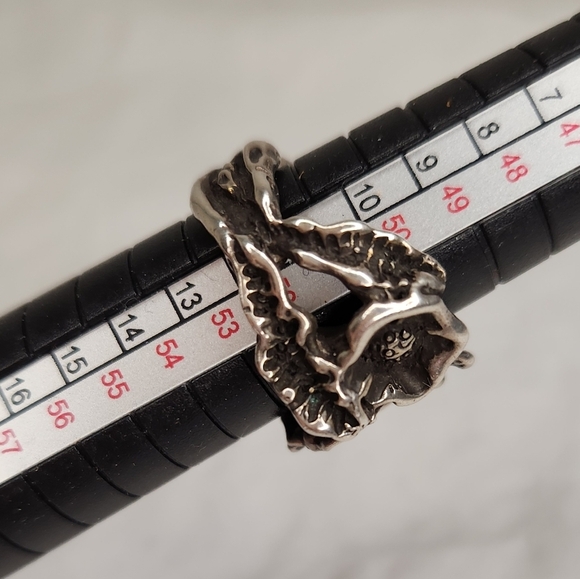 Large Silver Floral Statement Ring - Picture 6 of 10